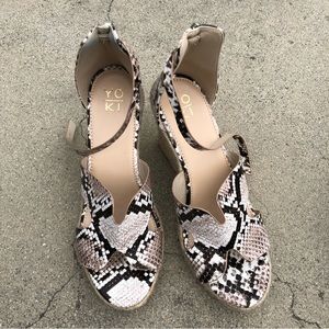 EUC women’s sandals Size 8.5